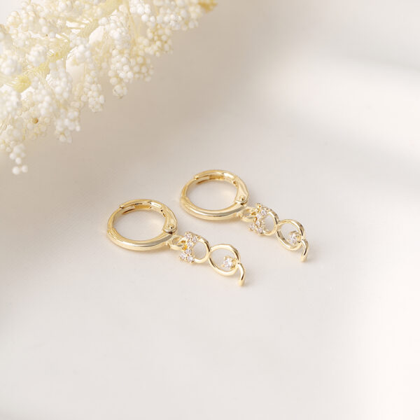 HUGGIES  DIJES EN BANO DE ORO