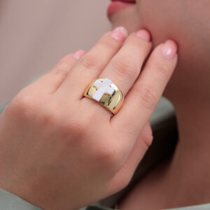 ANILLO . GUADALUPE PIEDRAS EN BAÑO DE ORO