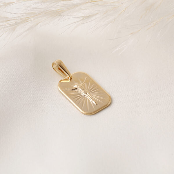 DIJE . NACAR EN ORO LAMINADO
