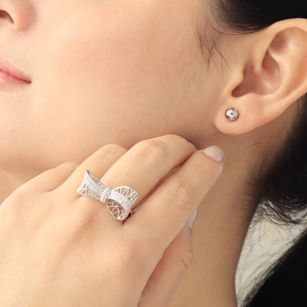 ANILLO . C/ PIEDRAS EN BAÑO DE RODINADO