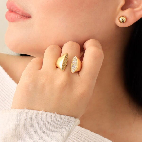 ANILLO . C/ PERLA EN BAÑO DE ORO