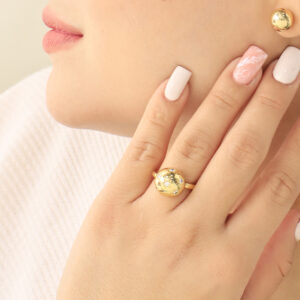ANILLO .  DIJES EN BAÑO DE ORO