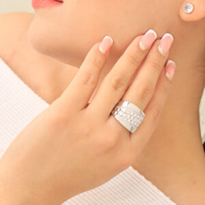 ANILLO . C/ PIEDRAS EN BAÑO DE RODINADO