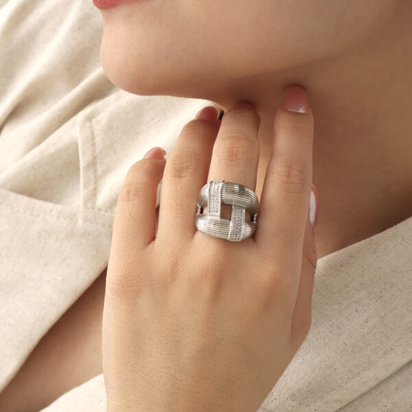 ANILLO . C/ PIEDRAS EN BAÑO DE RODINADO