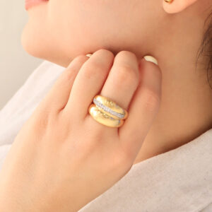 ANILLO . FIGURAS EN BAÑO DE ORO