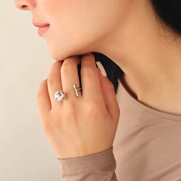ANILLO . C/ CRISTAL EN BAÑO DE RODINADO