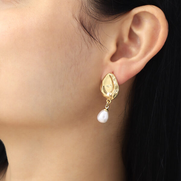 ARETE TOPO C/ PERLAS EN BAÑO DE ORO