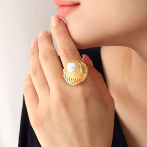 ANILLO .  PERLAS EN BAÑO DE ORO