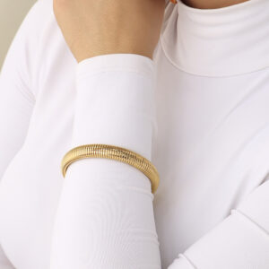 BRAZALETE . LISO EN BAÑO DE ORO