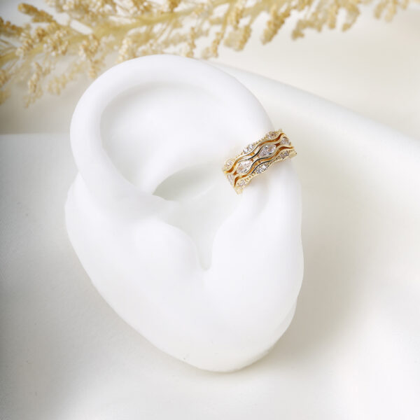 EARCUFF C/ CRISTAL EN BAÑO DE ORO