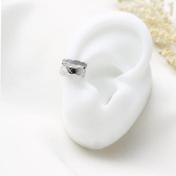 EARCUFF C/ CRISTAL EN BAÑO DE RODINADO