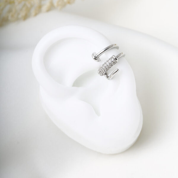 EARCUFF C/ PIEDRAS EN BAÑO DE RODINADO