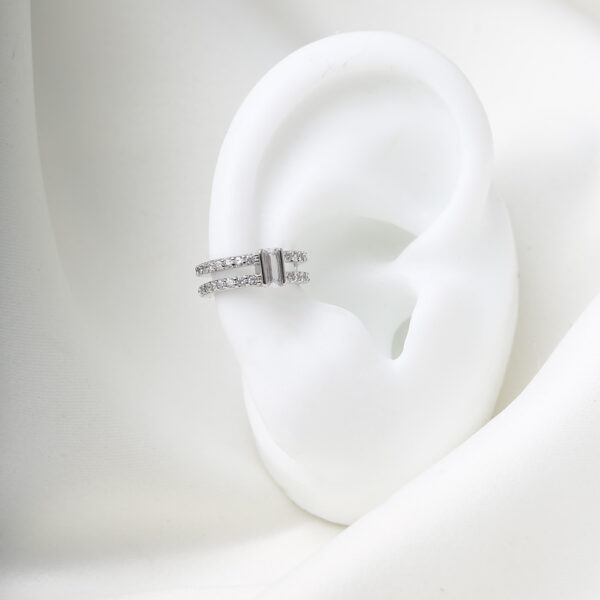 EARCUFF C/ PIEDRAS EN BAÑO DE RODINADO