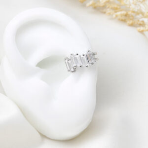 EARCUFF C/ PIEDRAS EN BAÑO DE RODINADO