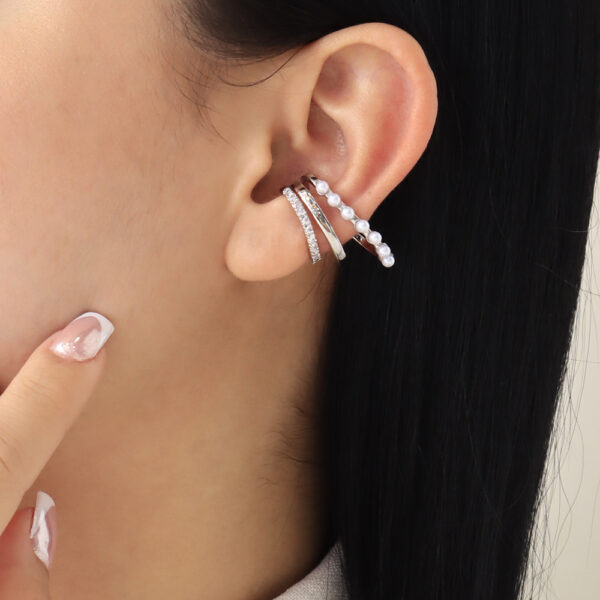 EARCUFF C/ DIJES EN BAÑO DE RODINADO