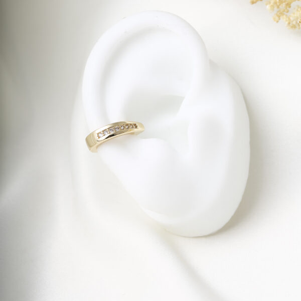 EARCUFF C/ CRISTAL EN BAÑO DE ORO