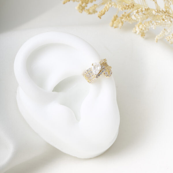 EARCUFF C/ CRISTAL EN BAÑO DE ORO