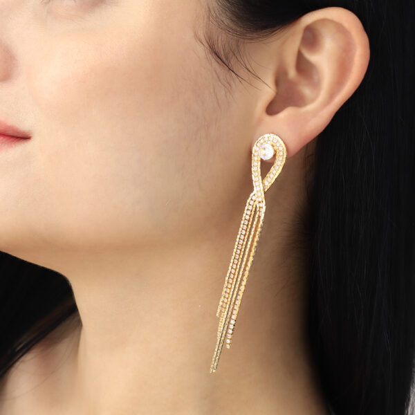 ARETE TOPO C/ PIEDRAS EN BAÑO DE ORO