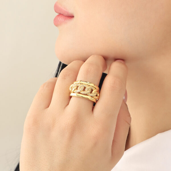 ANILLO . C/ PERLA EN BAÑO DE ORO