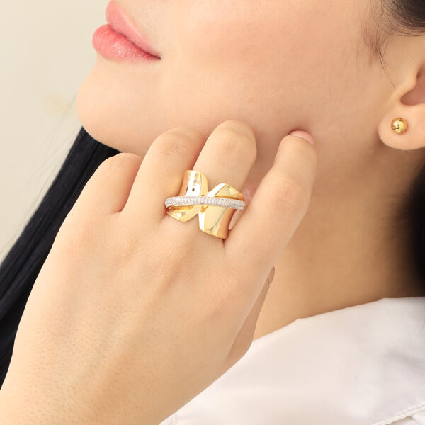 ANILLO .  CRISTAL EN BAÑO DE ORO