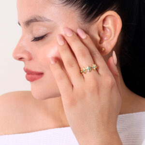ANILLO . DORADO EN BAÑO DE ORO