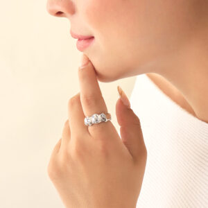 ANILLO .  PIEDRAS EN BAÑO DE RODINADO