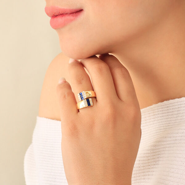 ANILLO . C/ CRISTAL EN BAÑO DE ORO