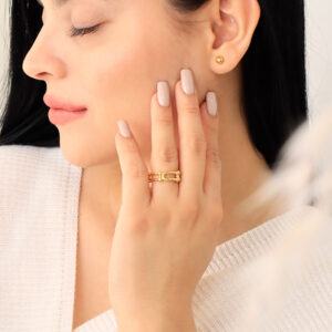 ANILLO . DORADO EN BAÑO DE ORO