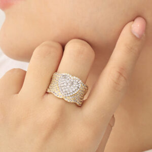ANILLO . FIGURAS EN BAÑO DE ORO