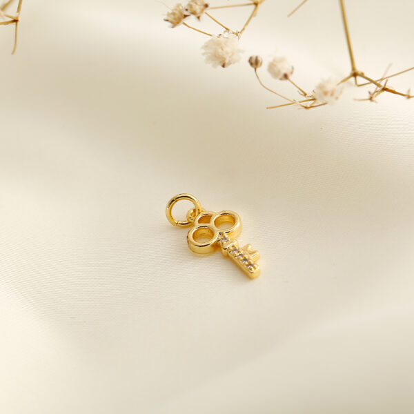 EN GOLD FILLED FIGURAS EN HERRAJES
