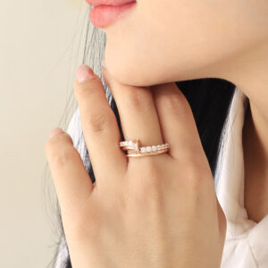 ANILLO .  CRISTAL EN BAÑO DE ORO