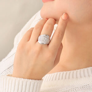 ANILLO .  PIEDRAS EN BAÑO DE RODINADO