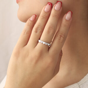 ANILLO .  PIEDRAS EN BAÑO DE RODINADO