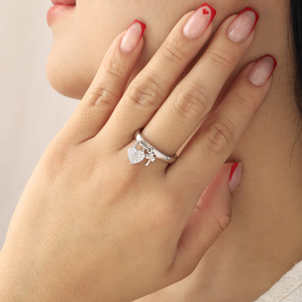 ANILLO . C/ PIEDRAS EN BAÑO DE RODINADO