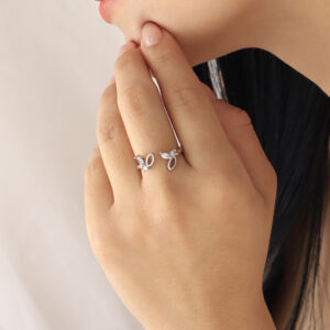 ANILLO .  PIEDRAS EN BAÑO DE RODINADO