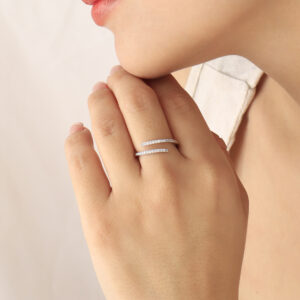 ANILLO .  PIEDRAS EN BAÑO DE RODINADO
