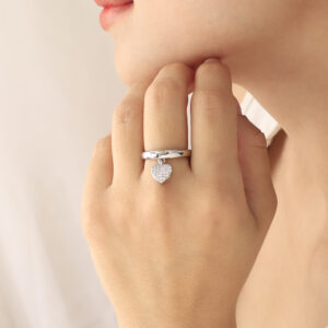 ANILLO .  PIEDRAS EN BAÑO DE RODINADO