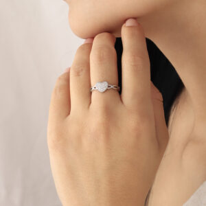 ANILLO .  PIEDRAS EN BAÑO DE RODINADO