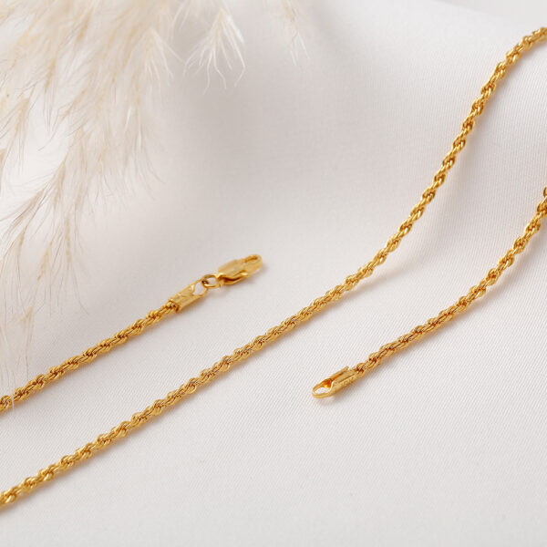 CADENA . LAZO EN ORO LAMINADO