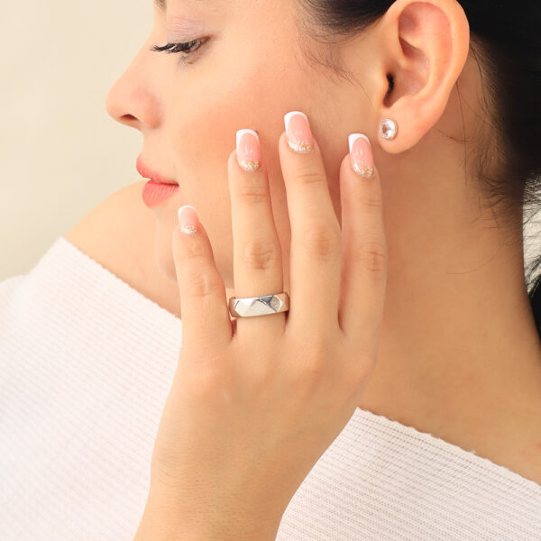 ANILLO . C/ CRISTAL EN BAÑO DE RODINADO