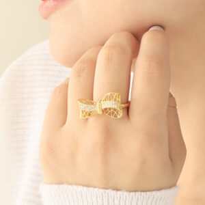 ANILLO .  CRISTAL EN BAÑO DE ORO