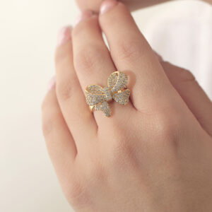 ANILLO .  CRISTAL EN BAÑO DE ORO