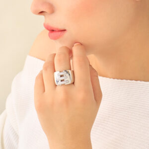 ANILLO .  PIEDRAS EN BAÑO DE RODINADO