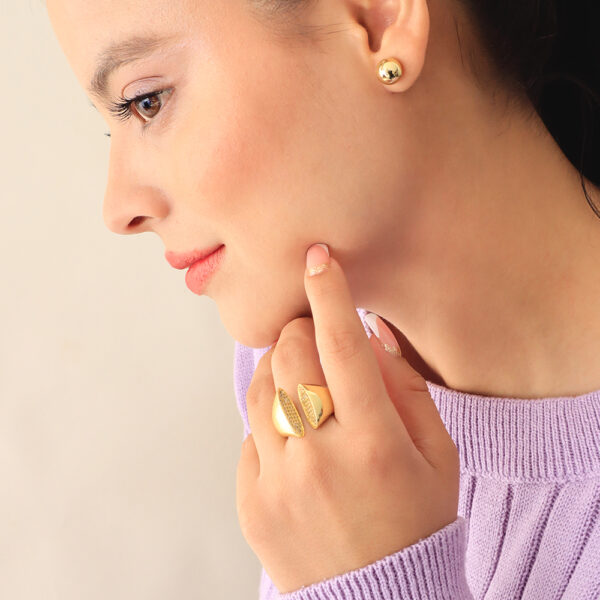 ANILLO . C/ CRISTAL EN BAÑO DE ORO