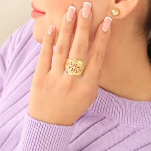 ANILLO .  CRISTAL EN BAÑO DE ORO