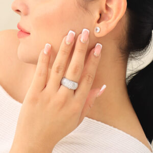 ANILLO .  CRISTAL EN BAÑO DE RODINADO
