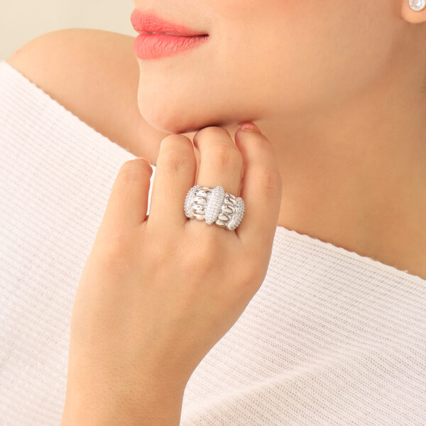 ANILLO . C/ PIEDRAS EN BAÑO DE RODINADO