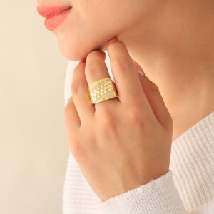 ANILLO .  CRISTAL EN BAÑO DE ORO
