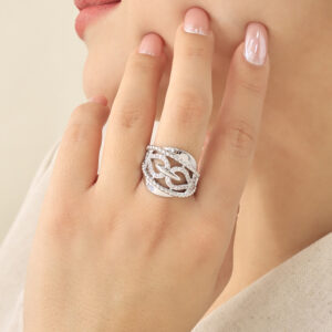 ANILLO .  PIEDRAS EN BAÑO DE RODINADO