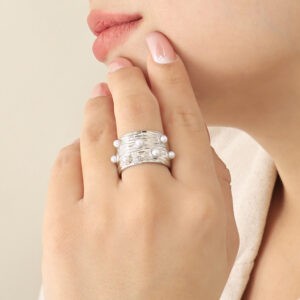 ANILLO . PERLA EN BAÑO DE RODINADO